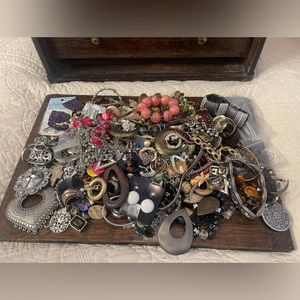 Junk jewelry lot
